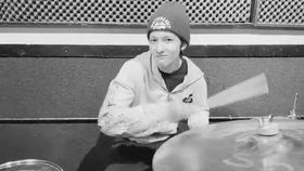 美国打鼓视频,鼓点飞扬震撼视听